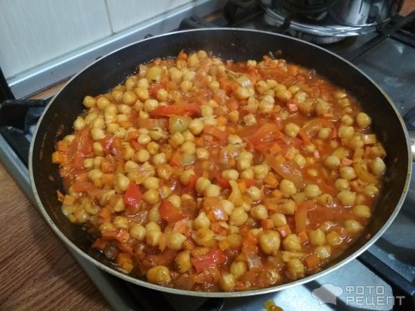 Рецепт: Нут в томатном соусе - с овощами