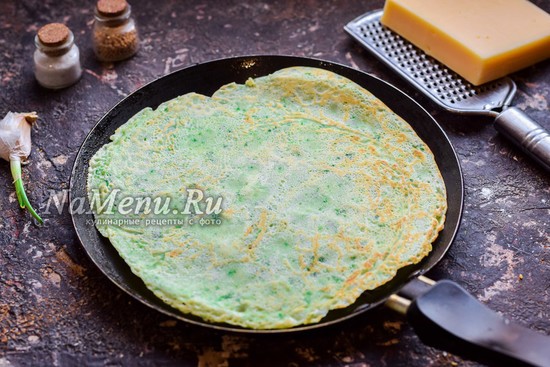 Блины со шпинатом и сыром