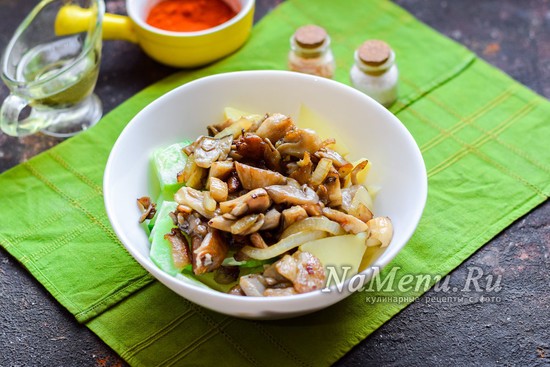 Салат с вешенками и огурцом