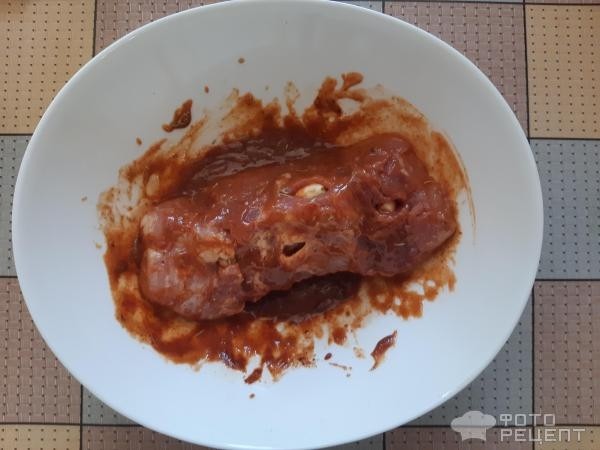 Рецепт: Мясо запеченное с яблоками - По домашнему