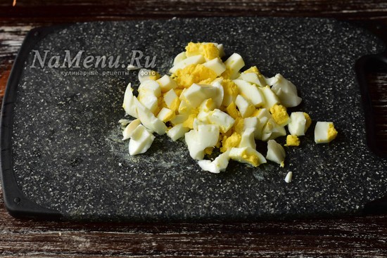 Салат "Бычок в огороде" с черносливом