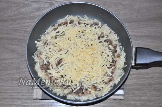 Картофельная запеканка с грибами и сыром на сковороде Картофельная запеканка с грибами и сыром на сковороде