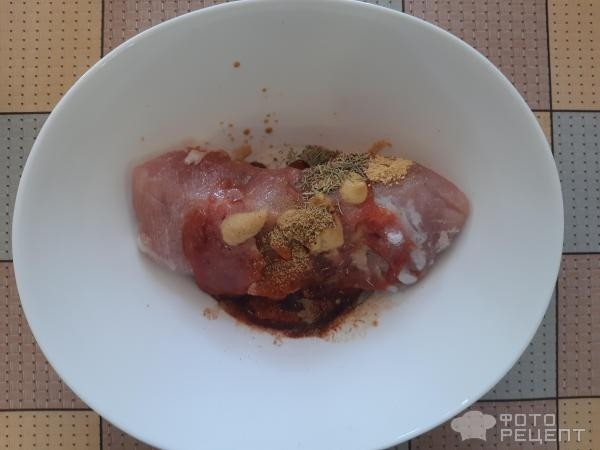 Рецепт: Мясо запеченное с яблоками - По домашнему