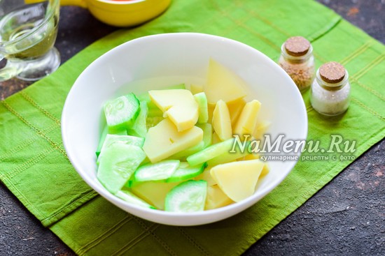 Салат с вешенками и огурцом