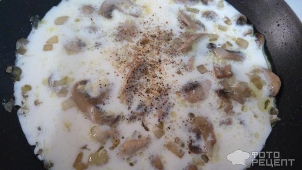 Рецепт: Соус из шампиньонов - с луком и сыром