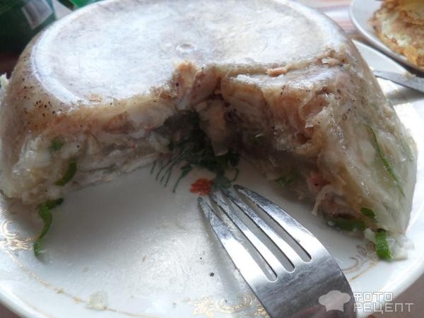 Рецепт: Холодец из свиных ножек - с зеленым луком