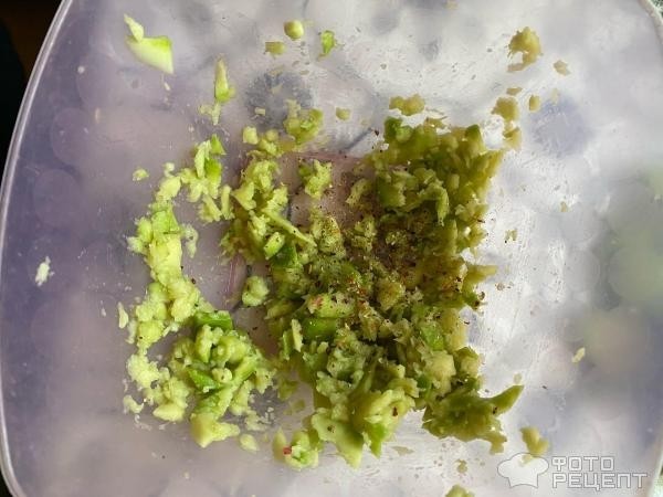 Рецепт: Бутерброд с авокадо и яйцо пашот - с перчиком