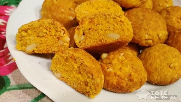 Рецепт: Морковное печенье - с орехами и растительным маслом, постное