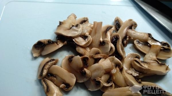 Рецепт: Соус из шампиньонов - с луком и сыром