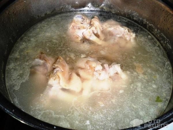 Рецепт: Холодец из свиных ножек - с зеленым луком