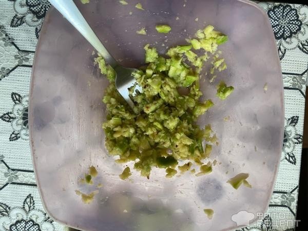 Рецепт: Бутерброд с авокадо и яйцо пашот - с перчиком