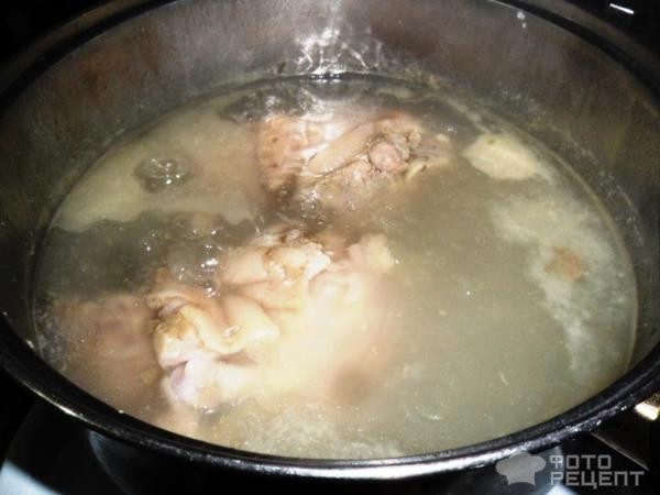 Рецепт: Холодец из свиных ножек - с зеленым луком