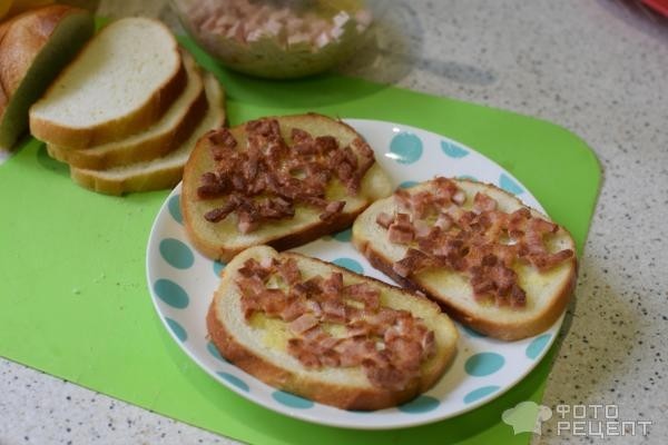 Рецепт: Горячие бутерброды на сковородке - Быстрый и вкусный завтрак!